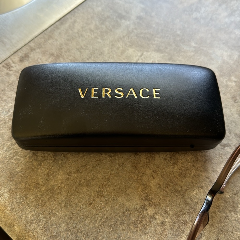 Versace two-tone eyeglasses. Brand new. - Picture 3 of 8
